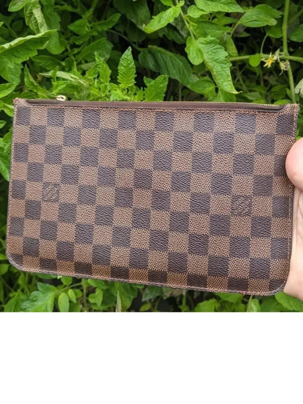 LOUIS VUITTON Neverfull Damier Ebene's Pouch - Picture 2 of 10